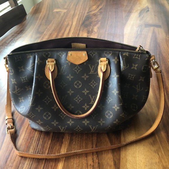 LOUIS VUITTON PURSE